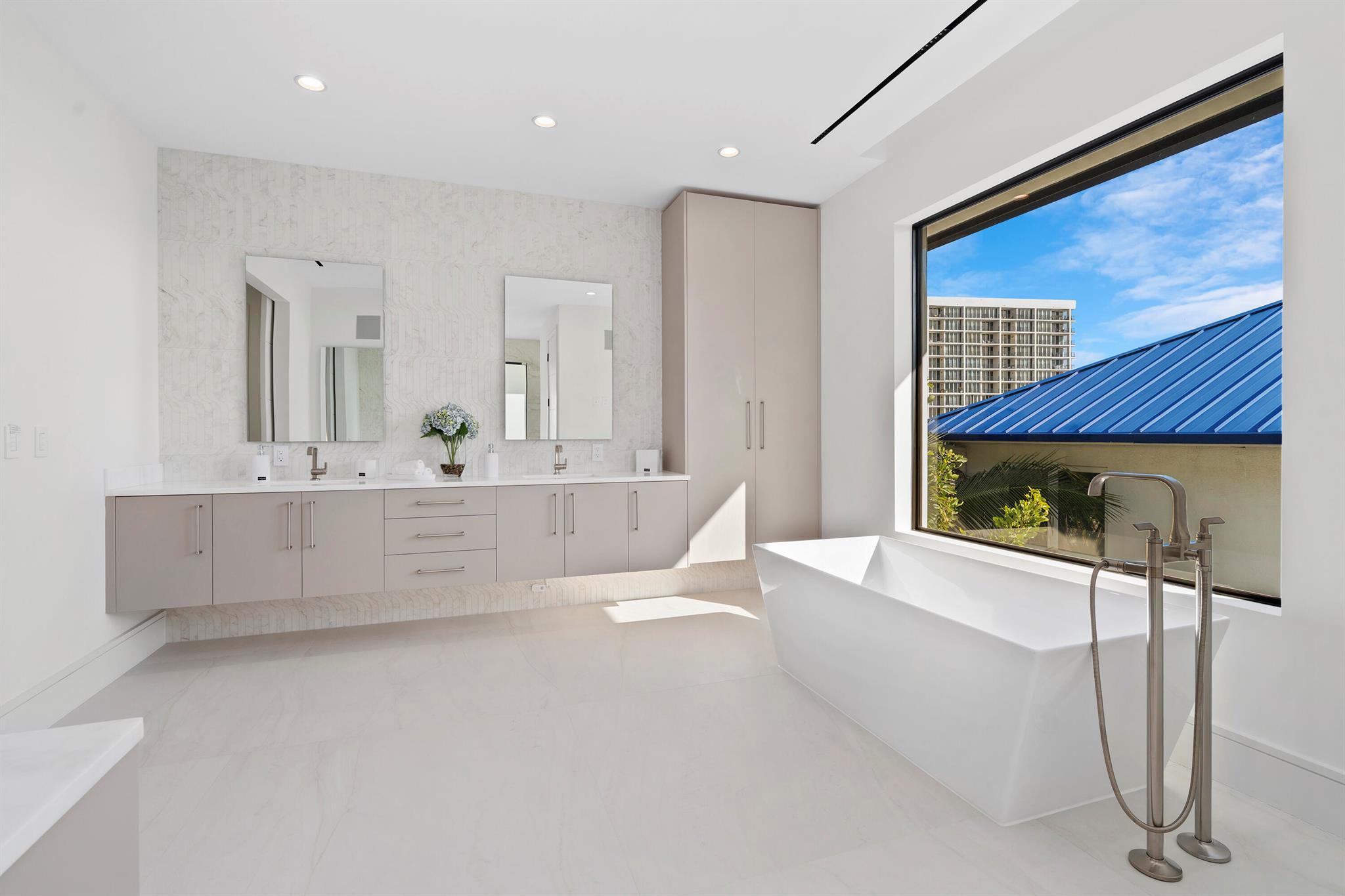 HARBOR VILLAGE SEC F - Residential