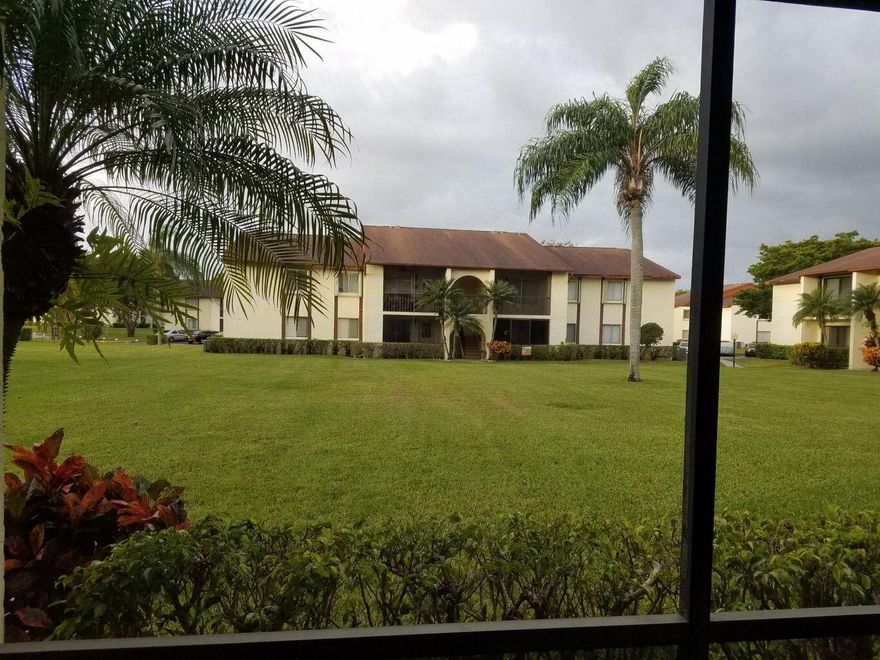 FRESHLY PAINTED AND UPDATED UNIT !!! VACANT on Lockbox, Easy to show, you will love this place, see pics!!!Screened porch facing a quiet garden area. fully fenced community in the heart of Palm Beach, close to the Turnpike, I-95 anddowntown Cityplace. Very desired community steps from new ball park. Minimum 690 FICO score required by HOA for all adults ( exceptmarried couples, Only one FICO +660 required, 1st., and security plus interview required Easy to show on Lockbox.
