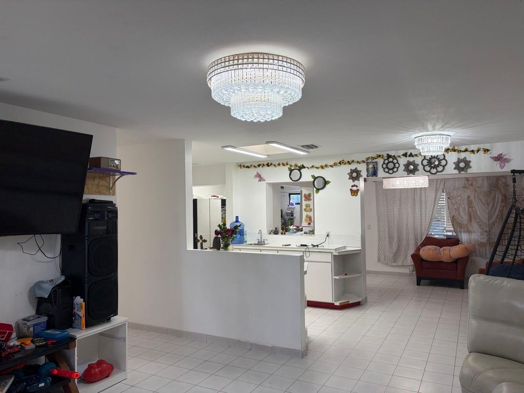 Photo of 309 Davis Road, Palm Springs, FL 33461 (MLS # B26013240)