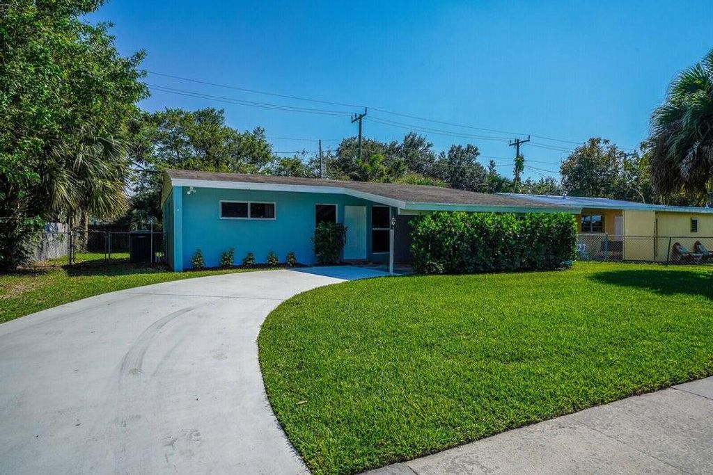 Photo of 4158 Rochester Street, Palm Beach Gardens, FL 33410 (MLS # R11076328)