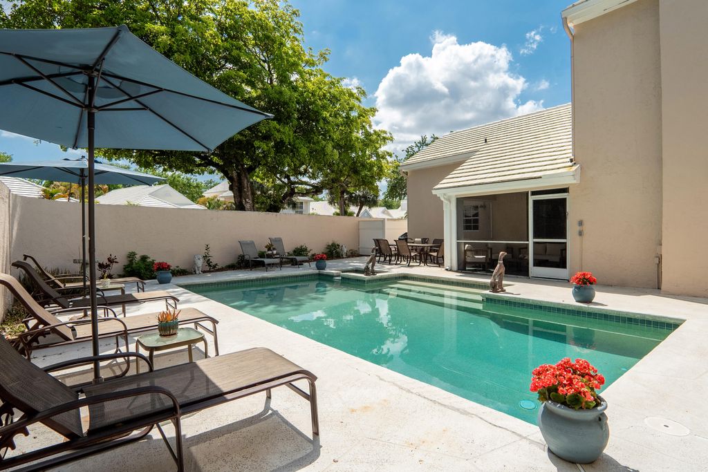 Photo of 33 Selby Lane, Palm Beach Gardens, FL 33418 (MLS # R11168355)