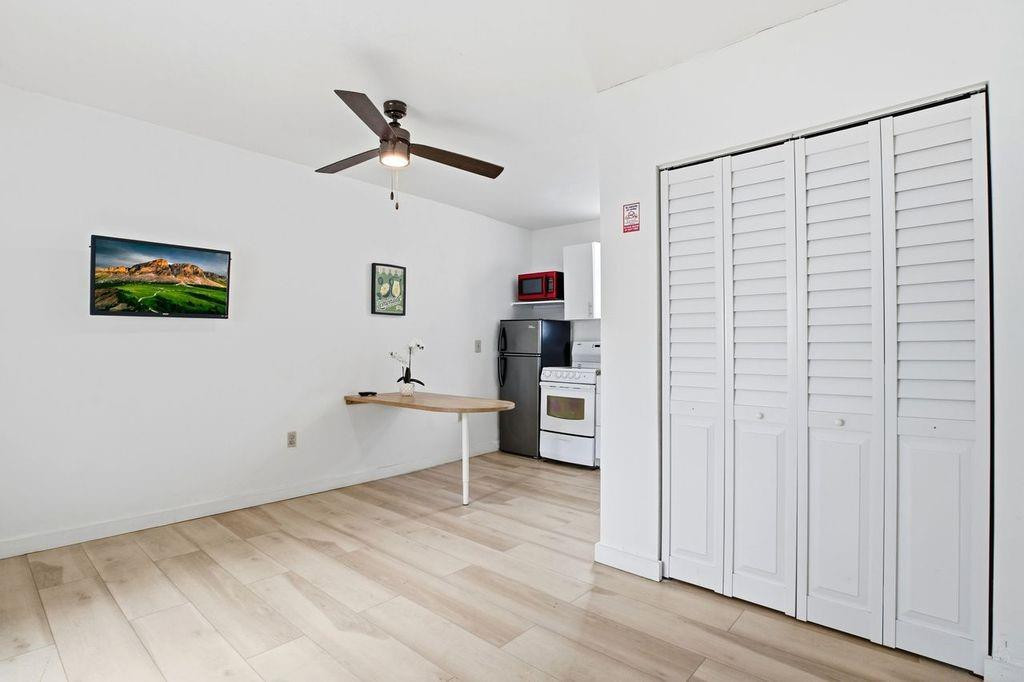 Hollywood Beach 1-27 B - Residential Lease