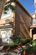 This 3 bedrooms 2 bathroom unit is in excellent condition and has a beautiful lake view. Located in the gated community of Legends of the Gardens. Close to Abacoa, and Roger Dean Stadium. Walking distance to the shops and restaurants