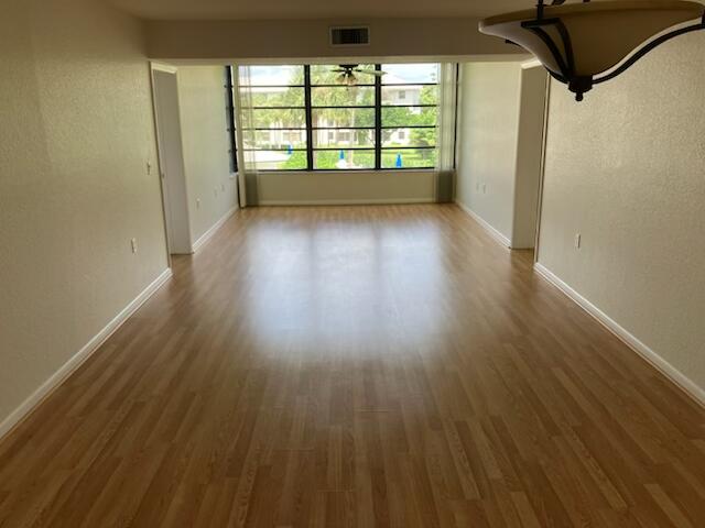 WHITEHALL CONDO OF THE LANDS OF THE PRESIDENT - Residential Lease