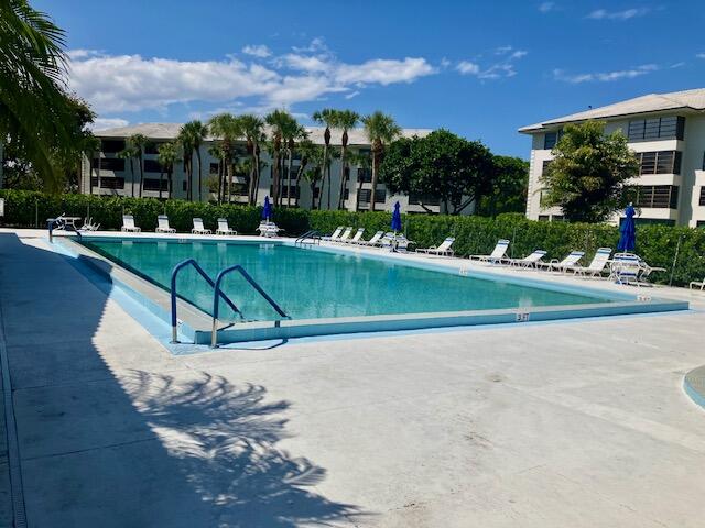 WHITEHALL CONDO OF THE LANDS OF THE PRESIDENT - Residential Lease