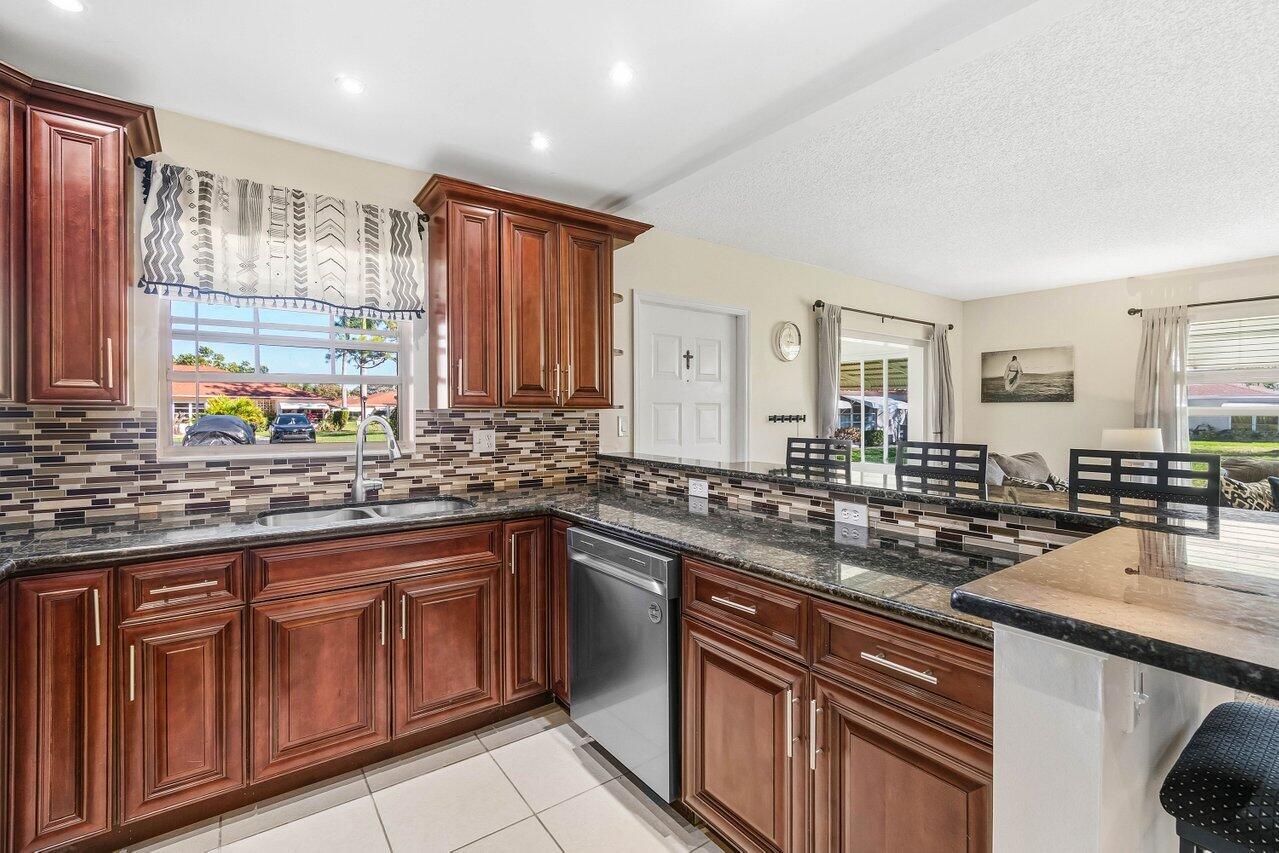 HIGH POINT OF DELRAY SEC 7 CONDO - Residential