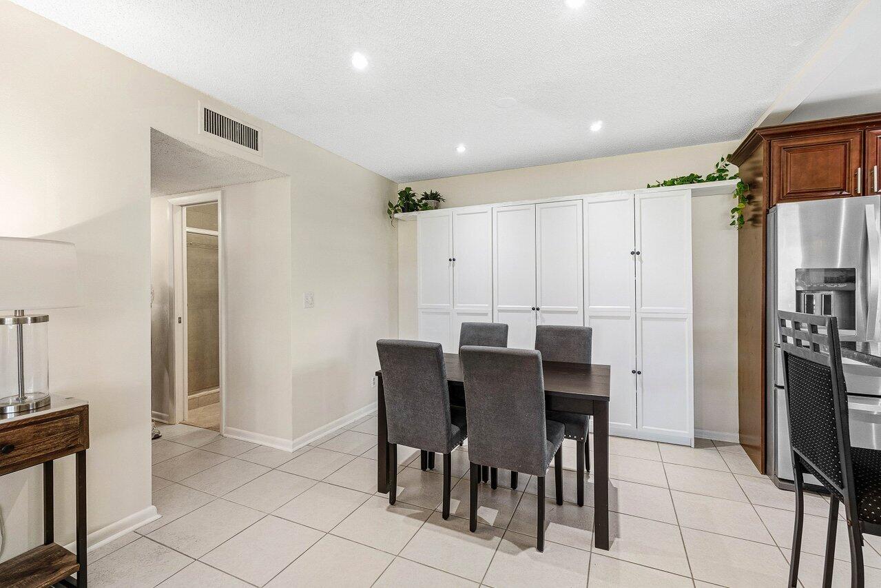 HIGH POINT OF DELRAY SEC 7 CONDO - Residential