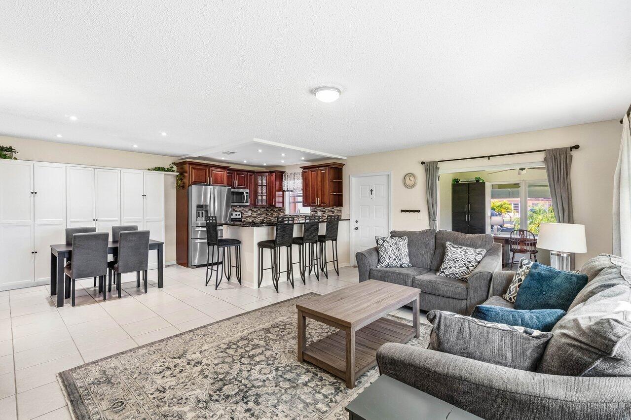 HIGH POINT OF DELRAY SEC 7 CONDO - Residential