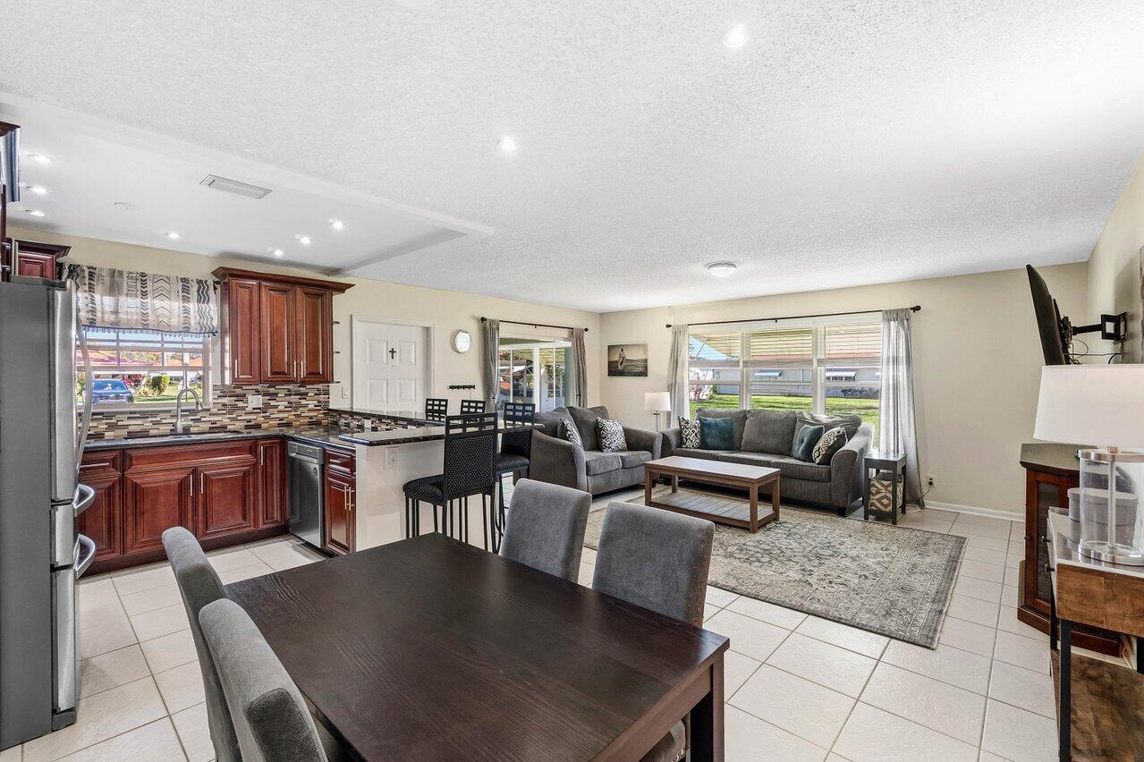 HIGH POINT OF DELRAY SEC 7 CONDO - Residential