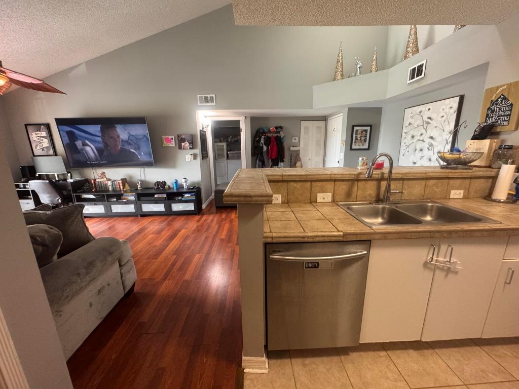 MILANO CONDO - Residential