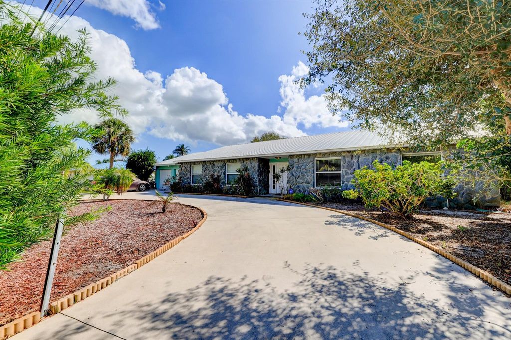 Photo of 322 S Naranja Avenue, Port Saint Lucie, FL 34983 (MLS # F10551616)