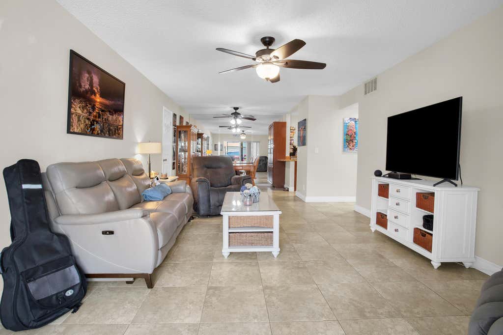 Photo of 6411 BAY CLUB Drive #2, Fort Lauderdale, FL 33308 (MLS # B26063207)