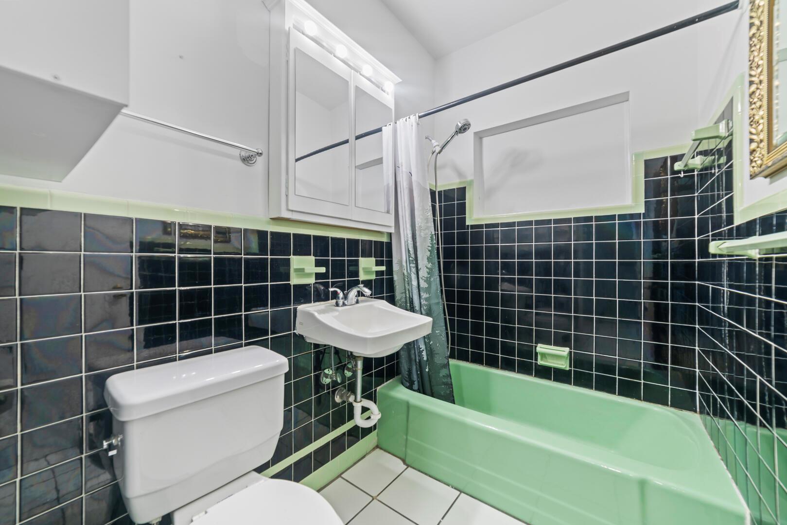 GULFSTREAM ESTATES 37-6 B - Residential