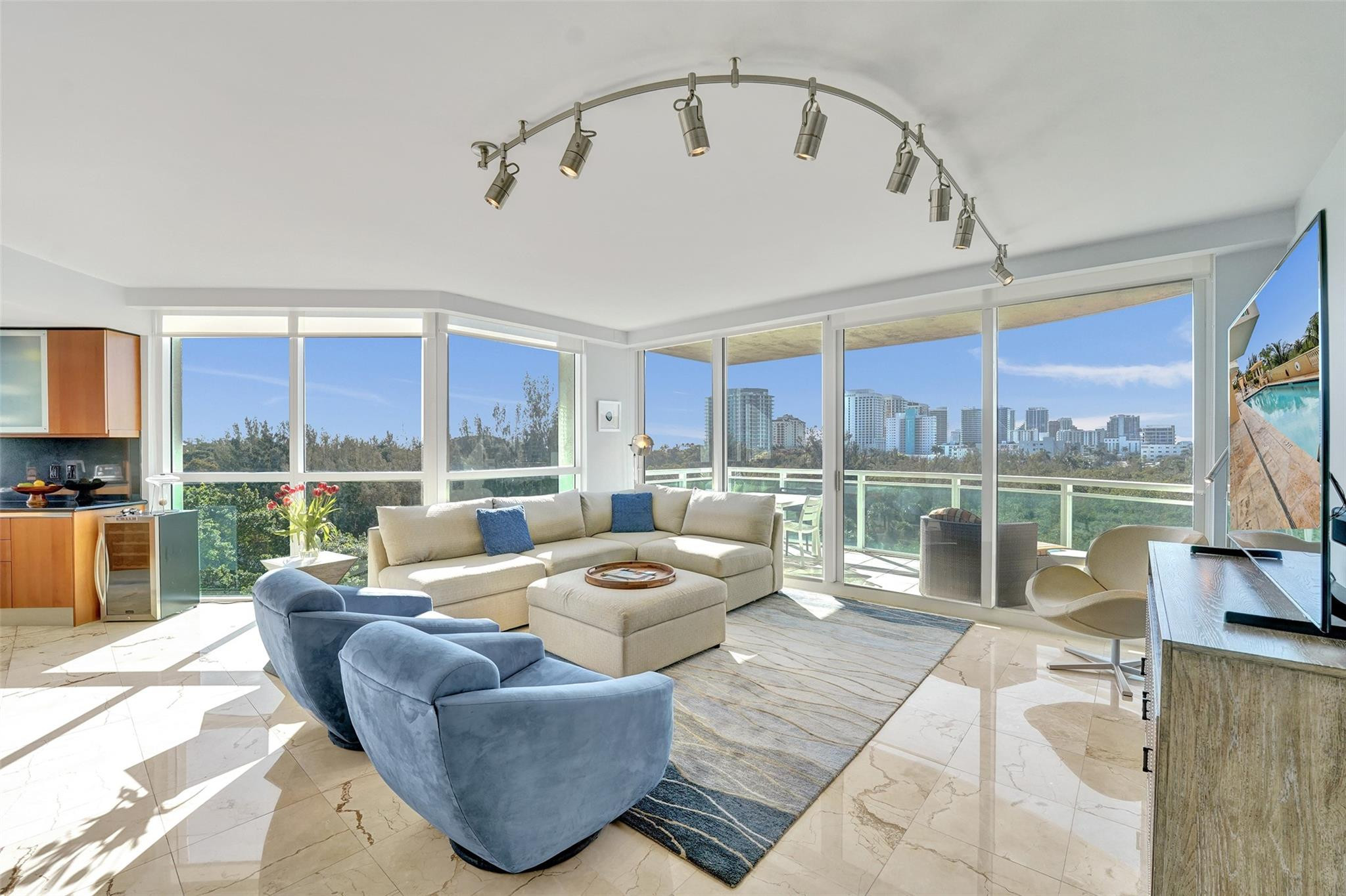 2845 NE 9th Street 601