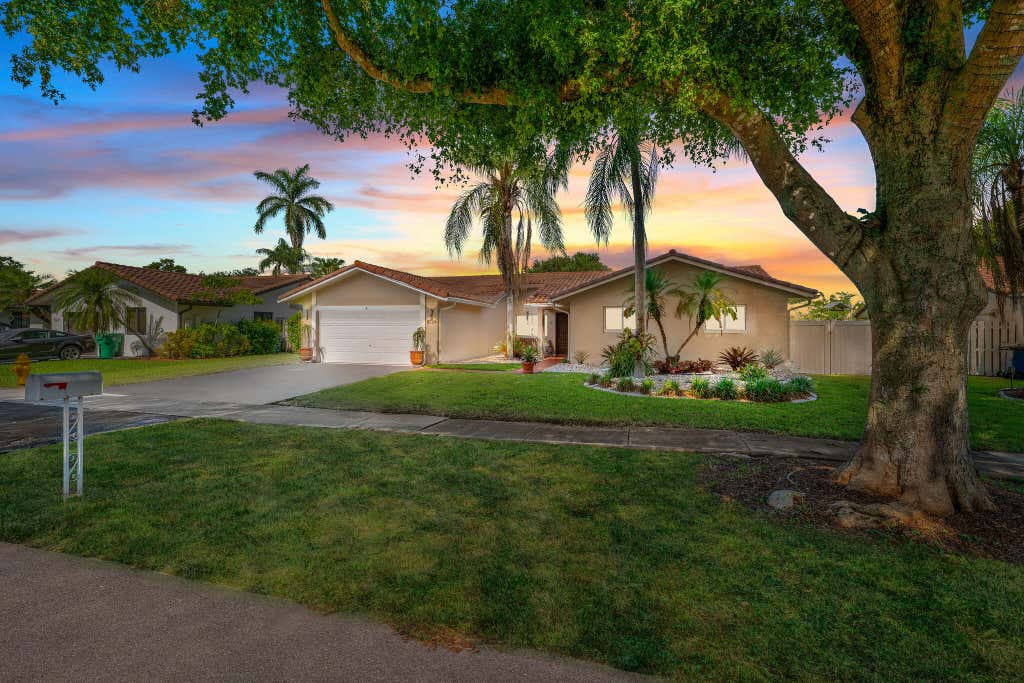 Photo of 5569 SW 112TH Terrace, Cooper City, FL 33330 (MLS # B26056188)