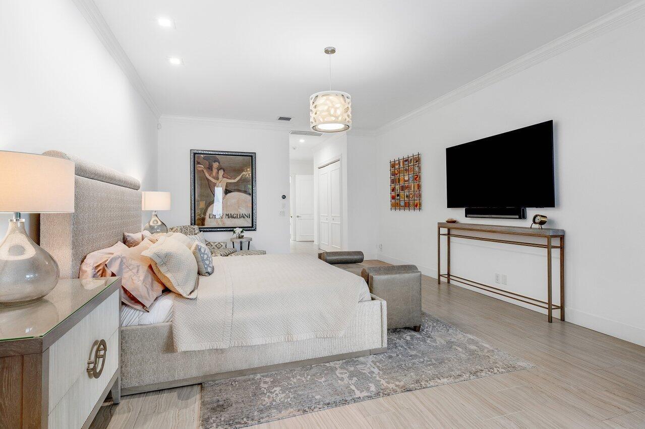 LAKES OF SUTTON PLACE / P - Residential