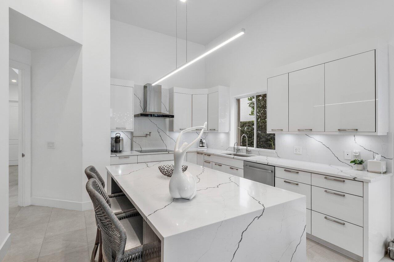 LAKES OF SUTTON PLACE / P - Residential