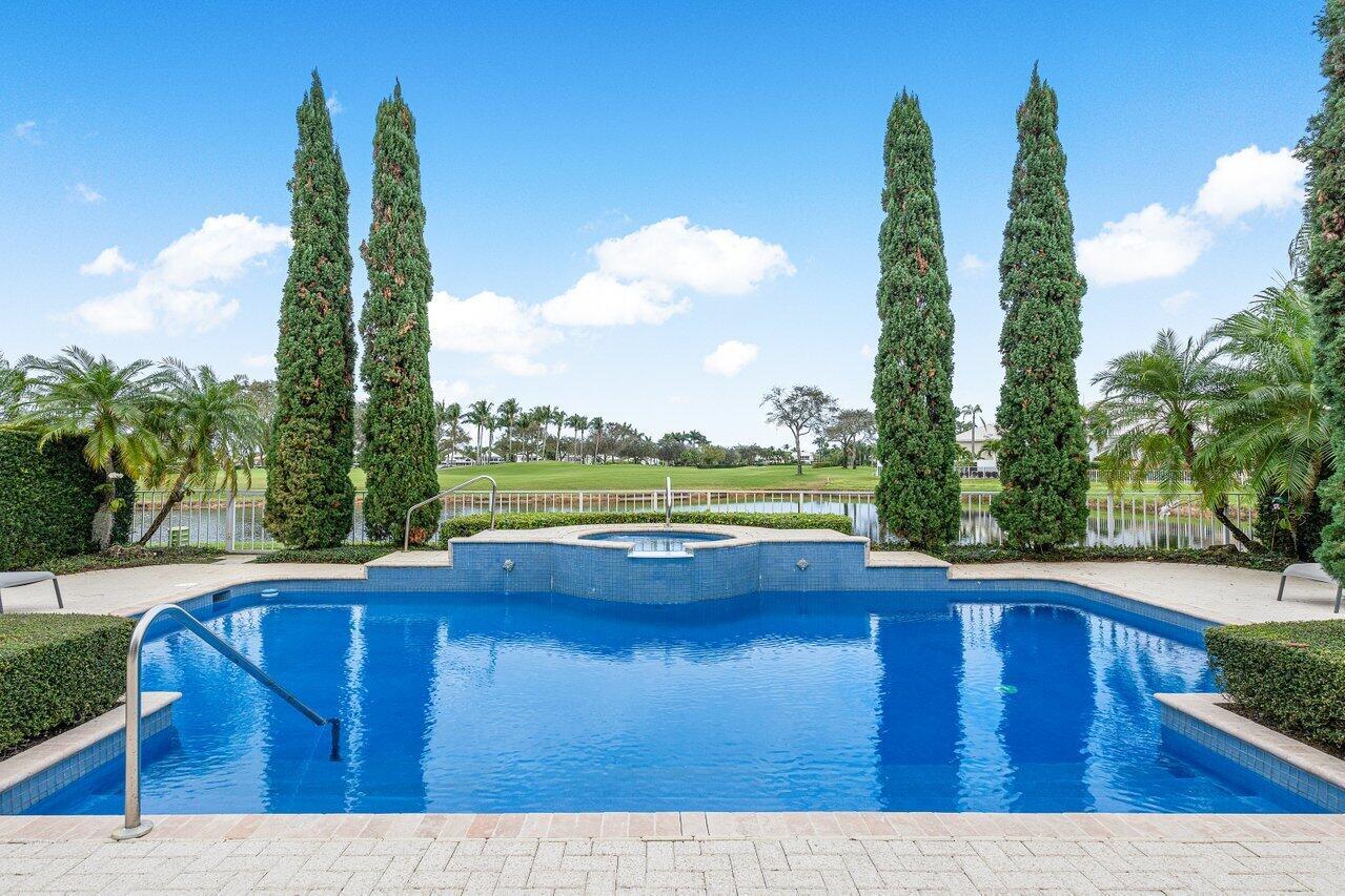 LAKES OF SUTTON PLACE / P - Residential