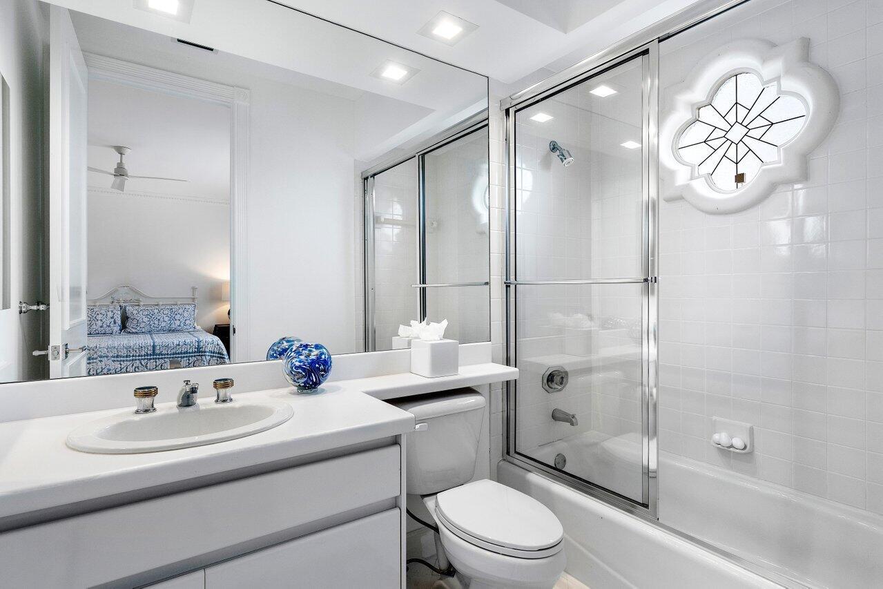 LAKES OF SUTTON PLACE / P - Residential