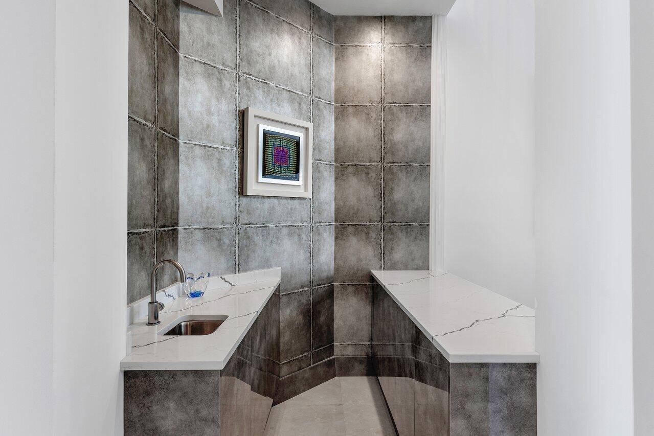 LAKES OF SUTTON PLACE / P - Residential