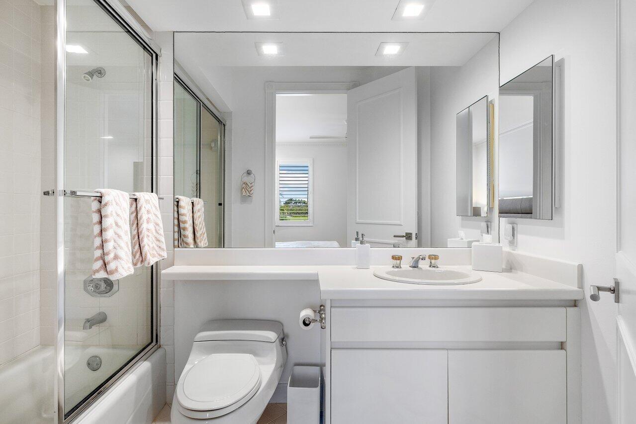 LAKES OF SUTTON PLACE / P - Residential