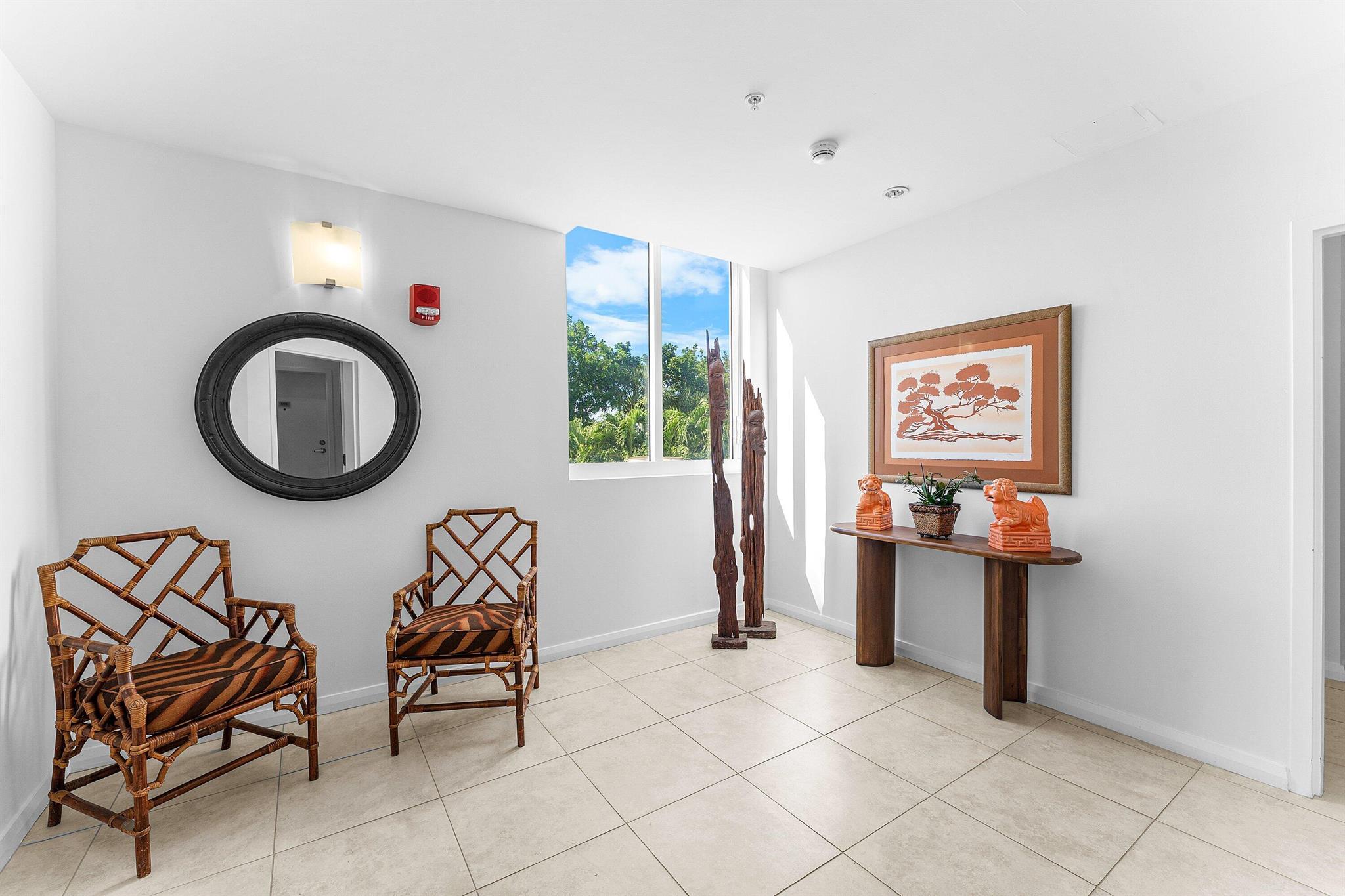 VILLA LOFTS CONDO - Residential