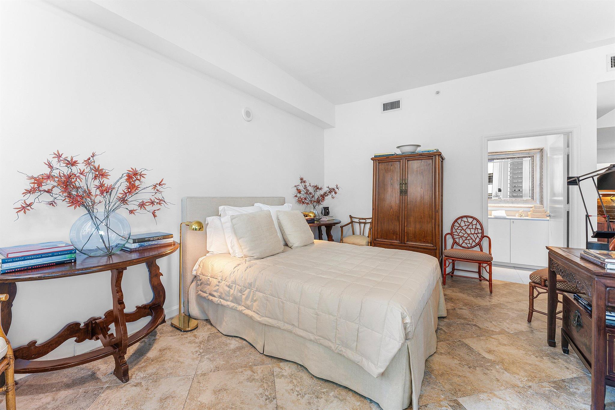 VILLA LOFTS CONDO - Residential