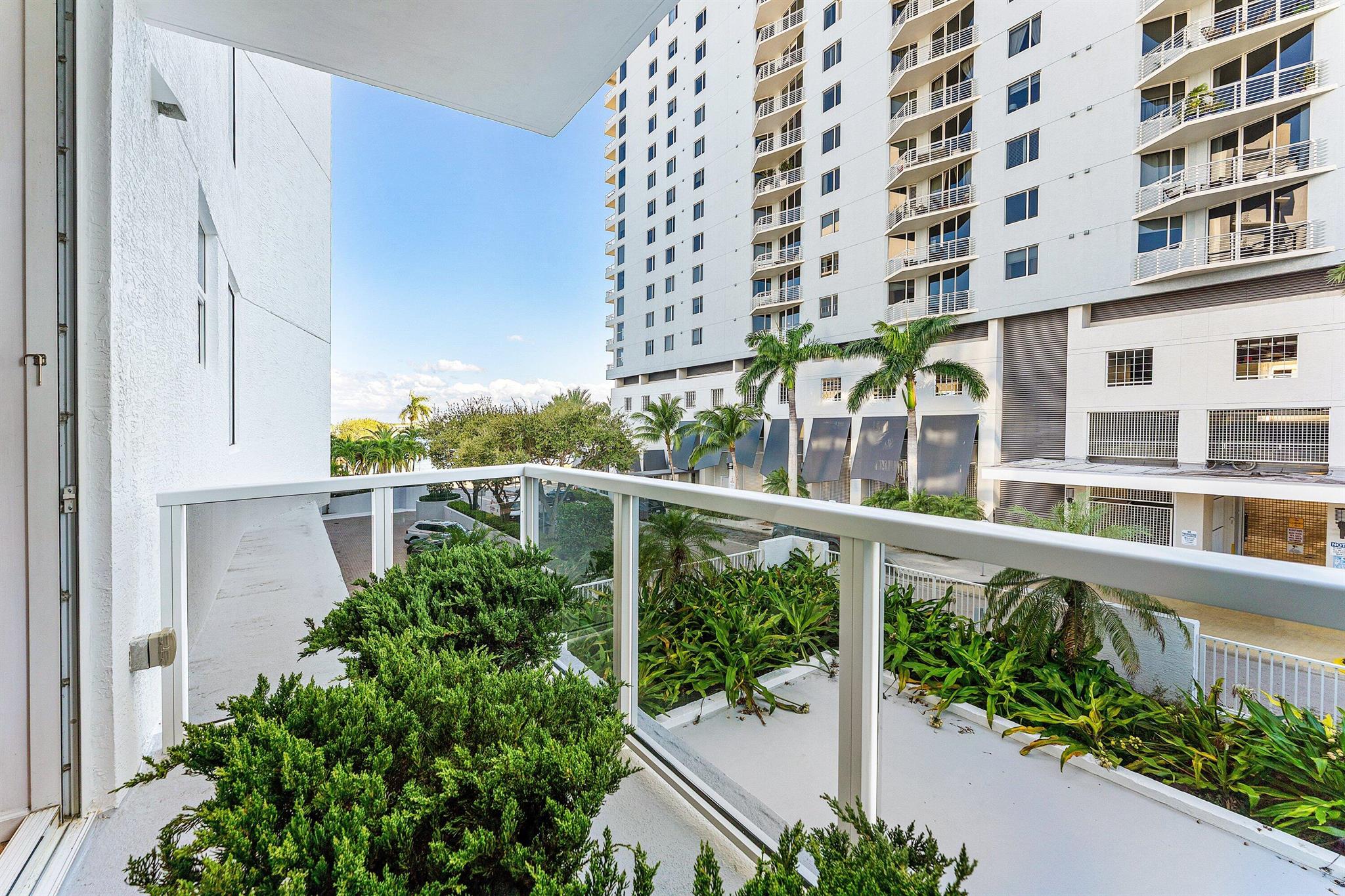 VILLA LOFTS CONDO - Residential