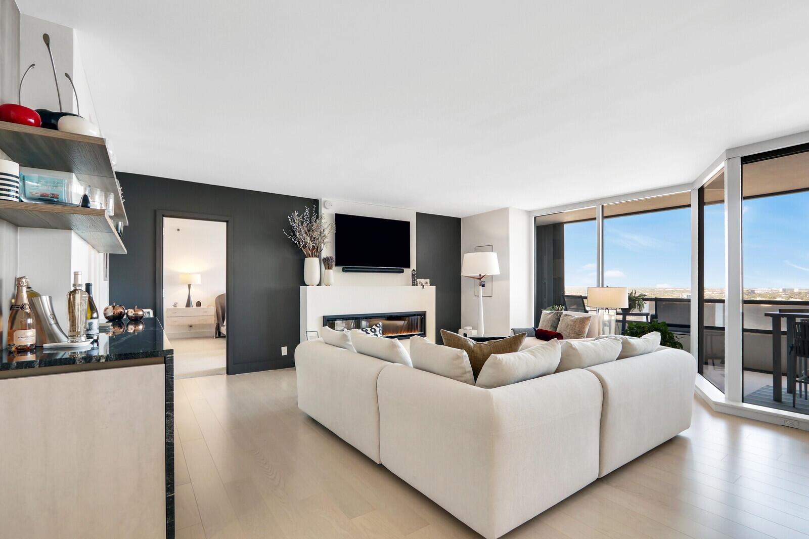 100 Lakeshore Drive 1654
