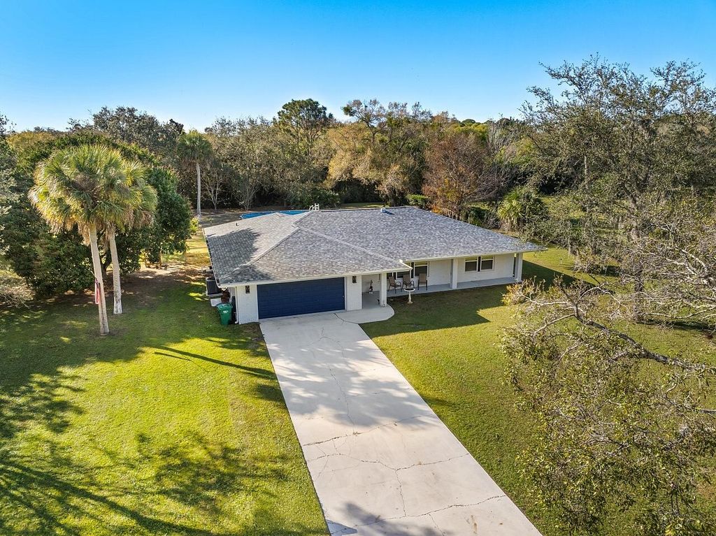 Photo of 2801 Grove Drive, Fort Pierce, FL 34981 (MLS # R11156604)