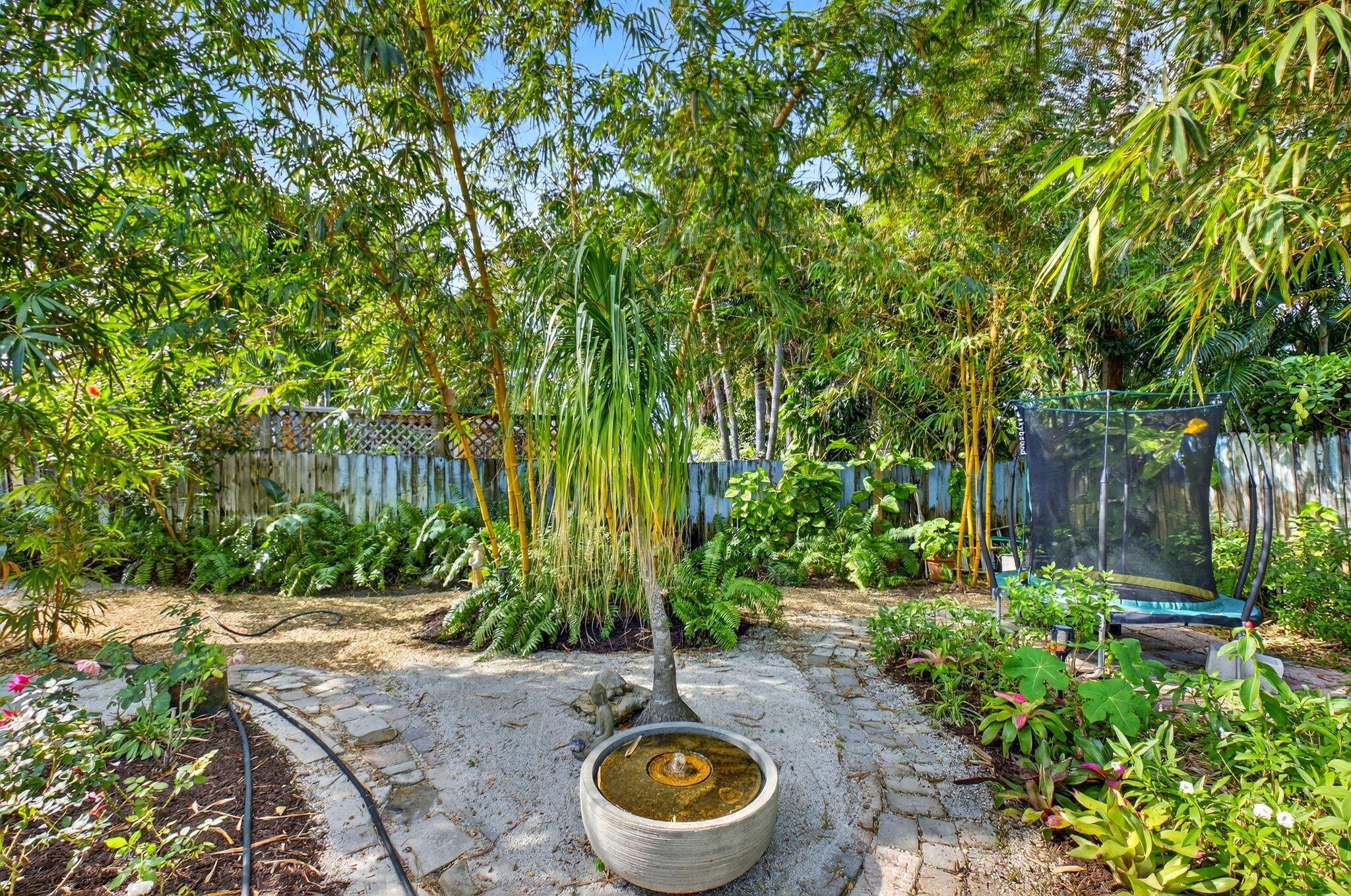 NORTHRIDGE - Residential