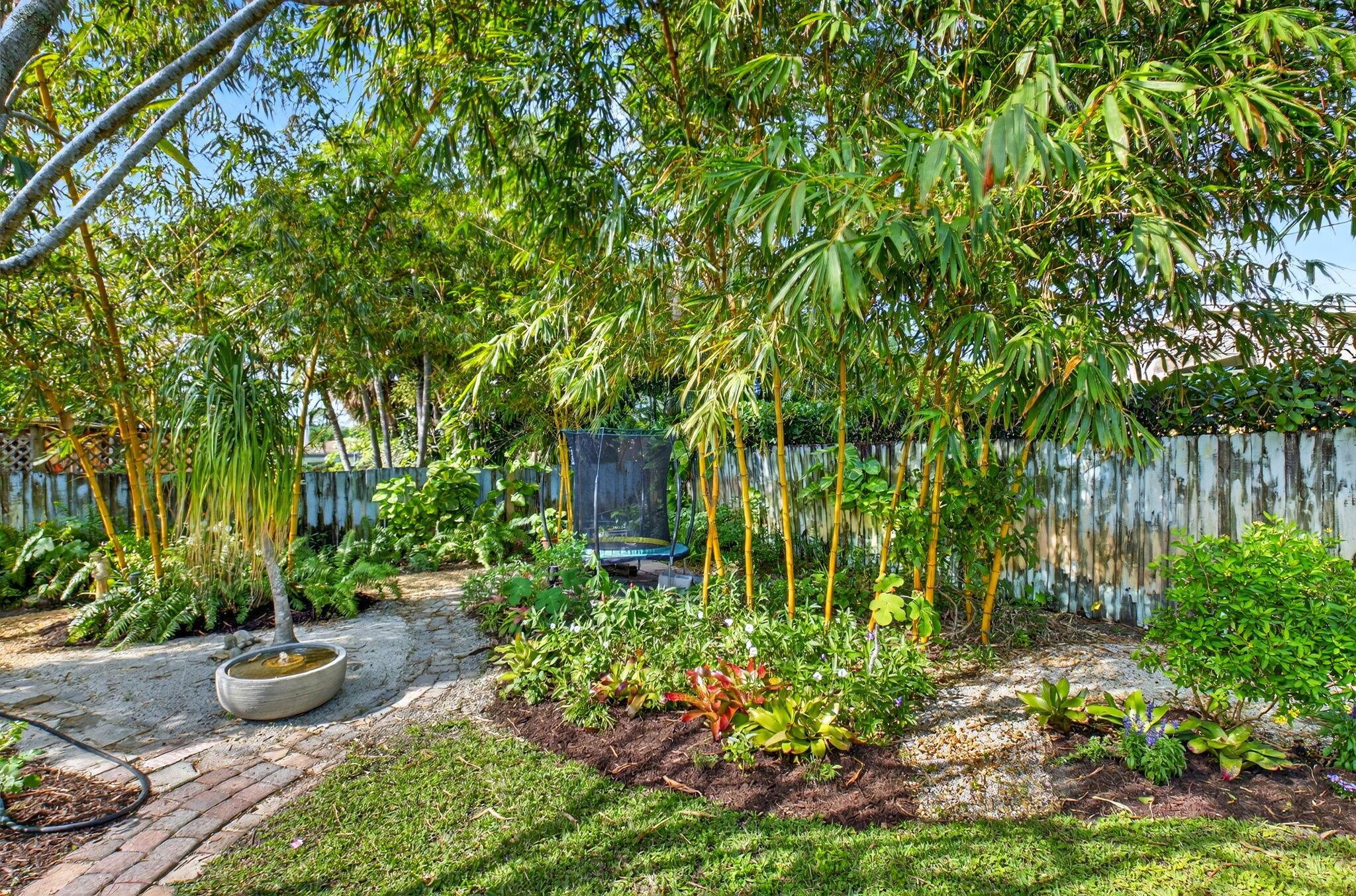 NORTHRIDGE - Residential