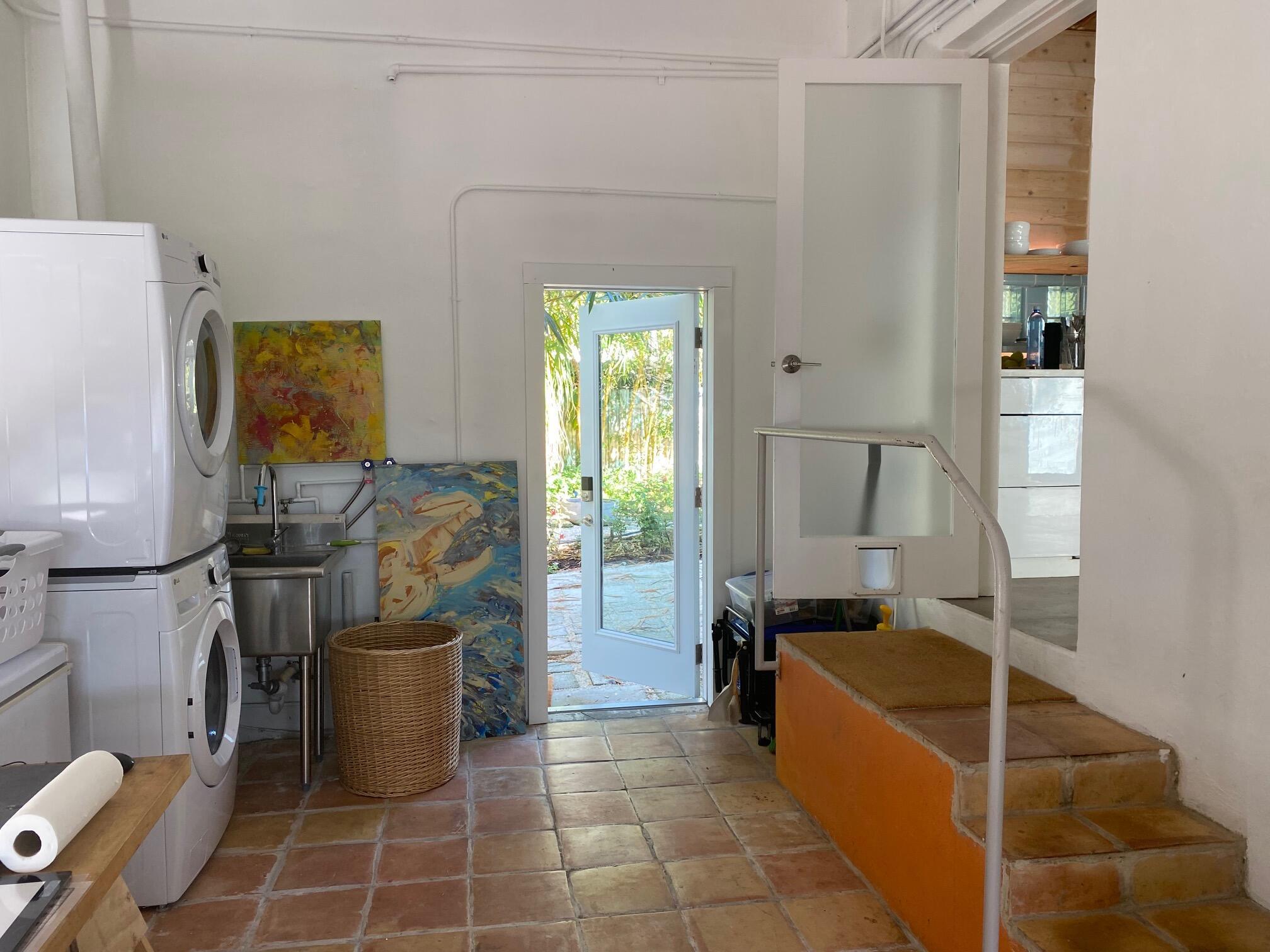 NORTHRIDGE - Residential