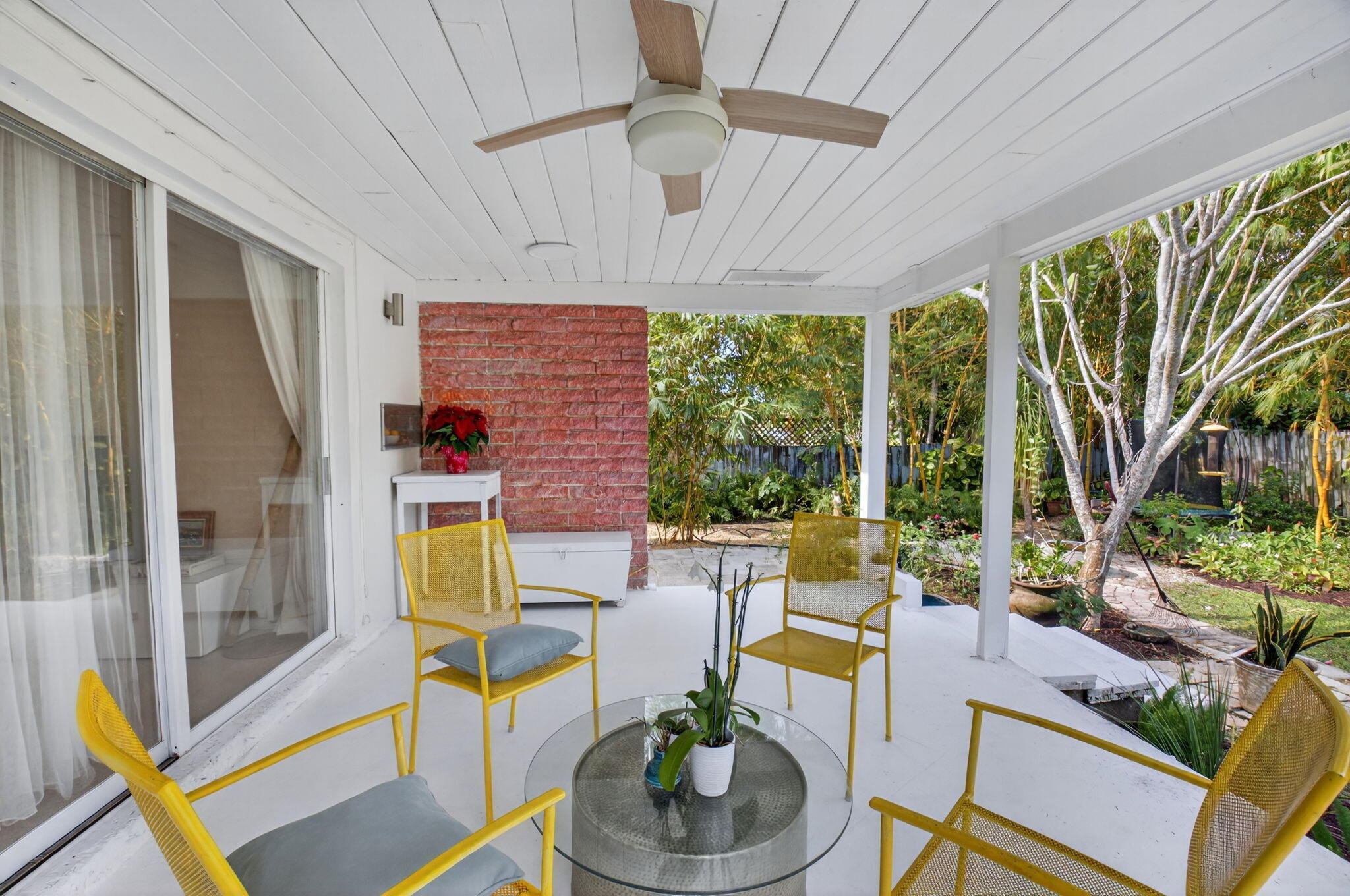 NORTHRIDGE - Residential