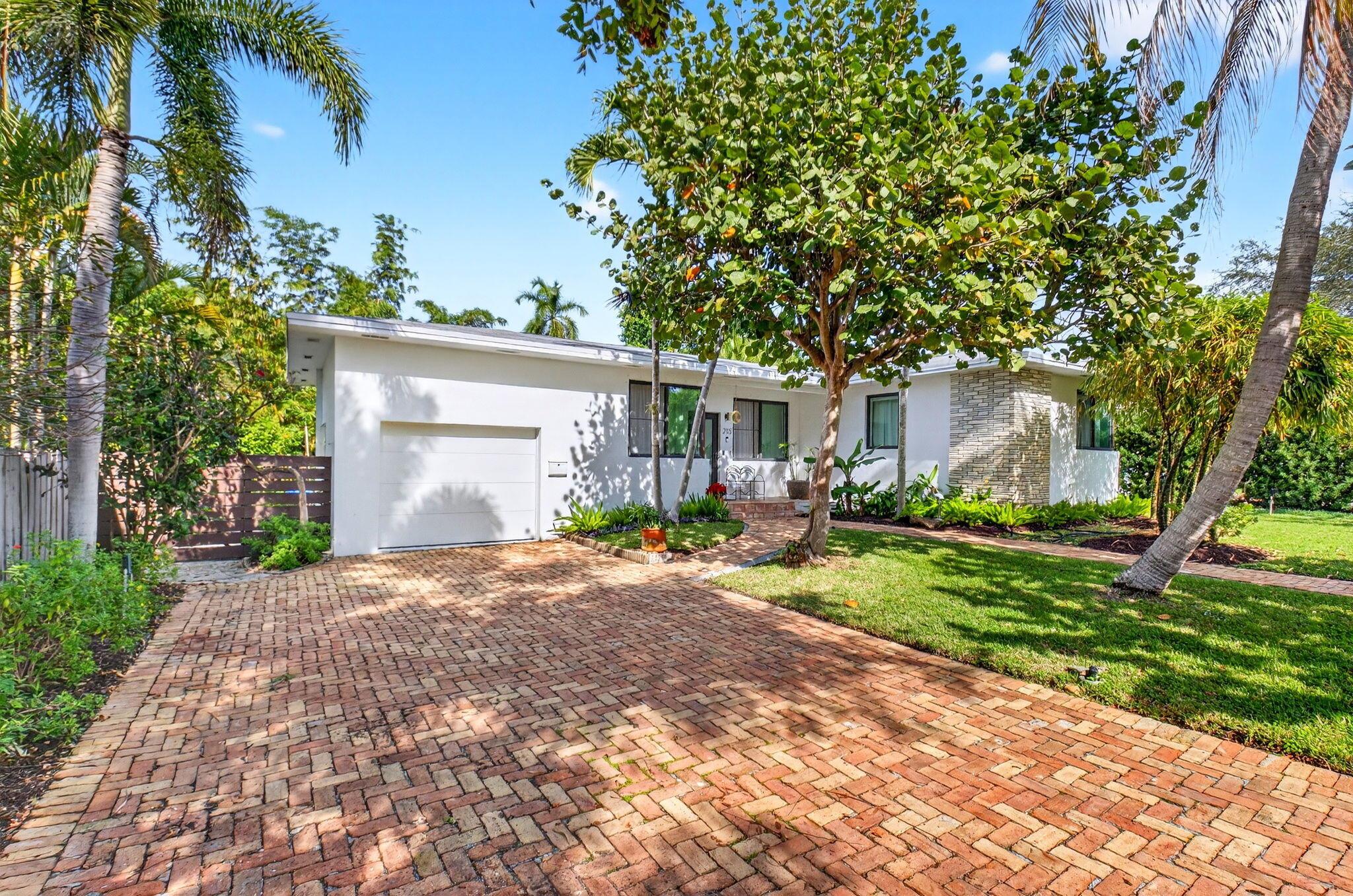 NORTHRIDGE - Residential