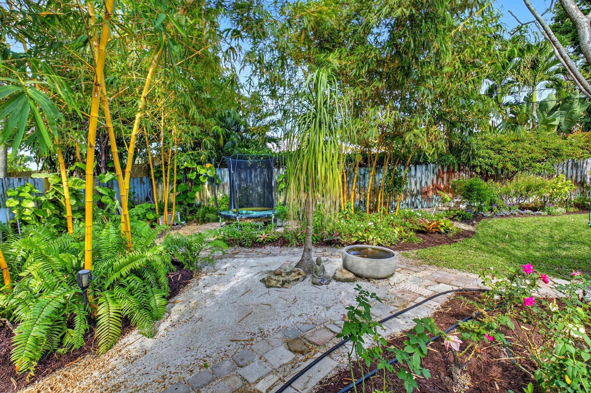 NORTHRIDGE - Residential