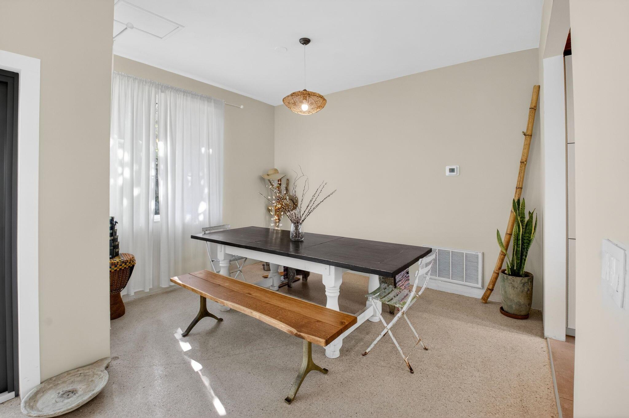 NORTHRIDGE - Residential