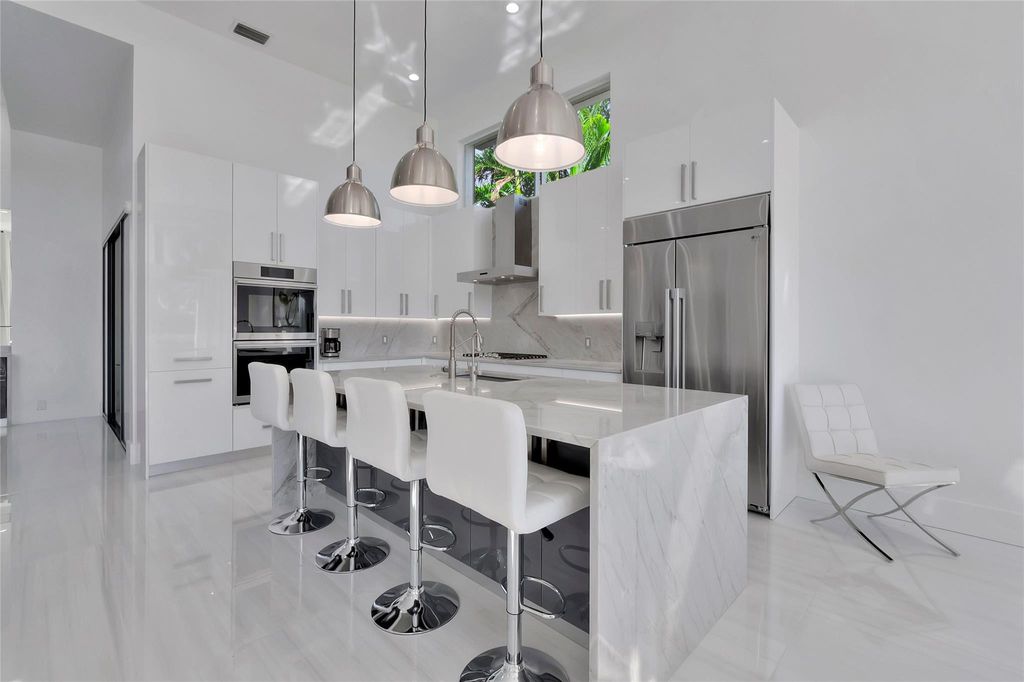 Photo of 4088 Briarcliff Circle, Boca Raton, FL 33496 (MLS # B26028853)
