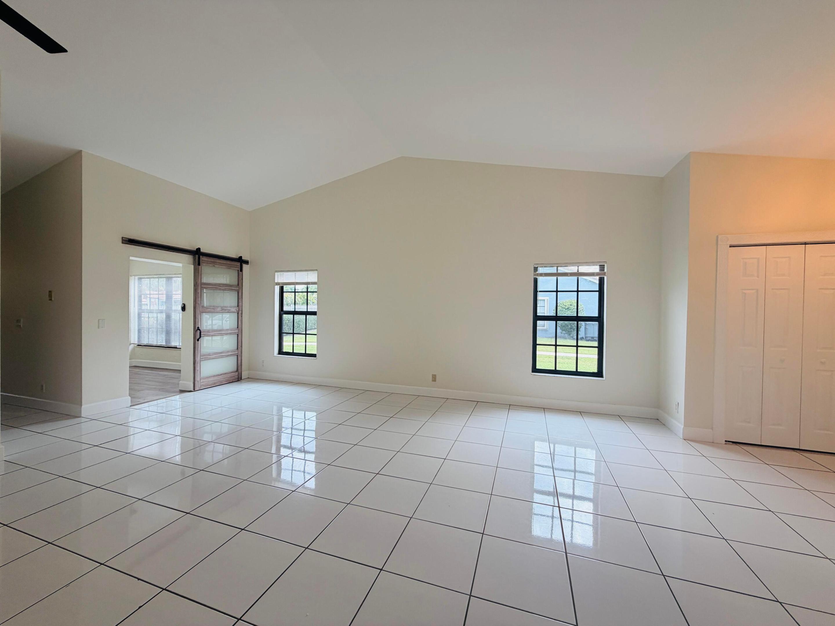 Properties 9856 Watermill Circle H