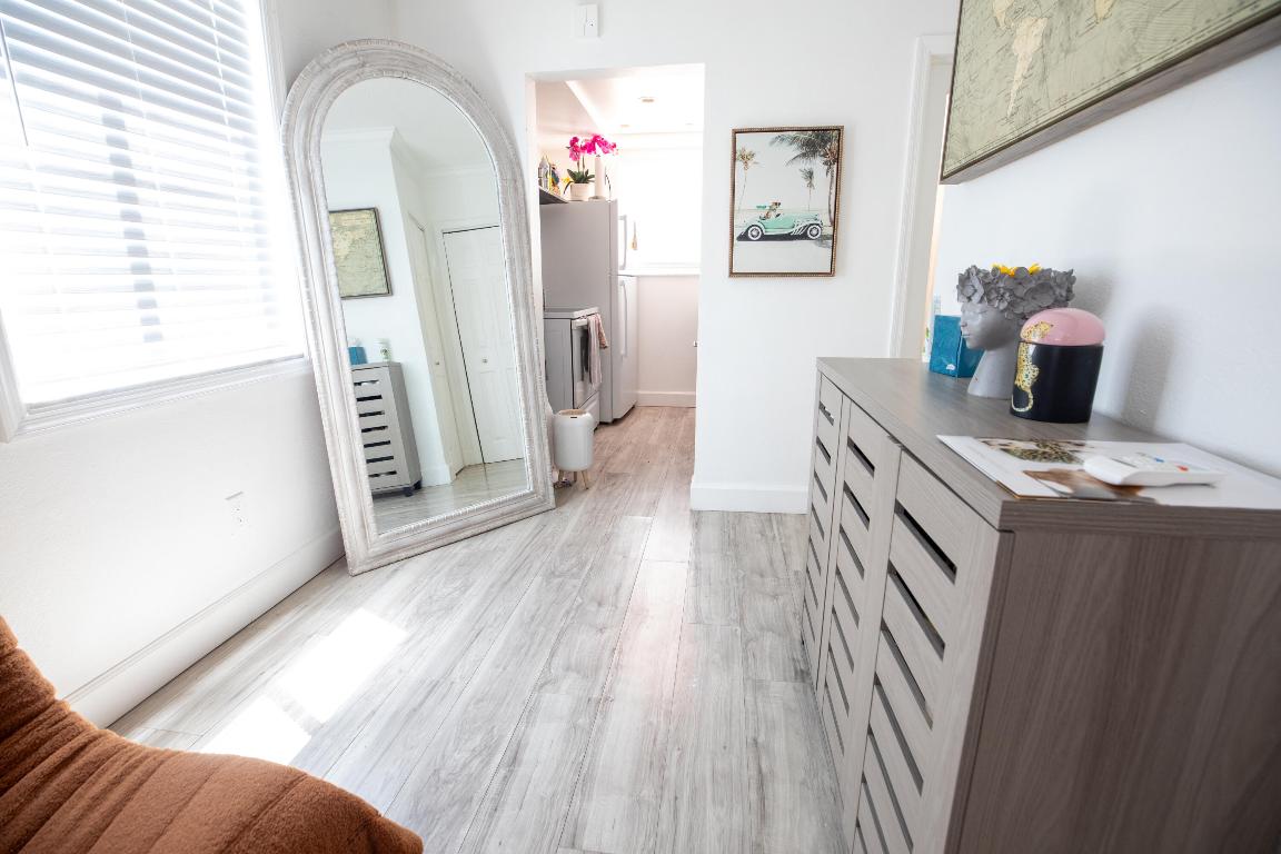 THE FLAMINGO CONDO - Residential