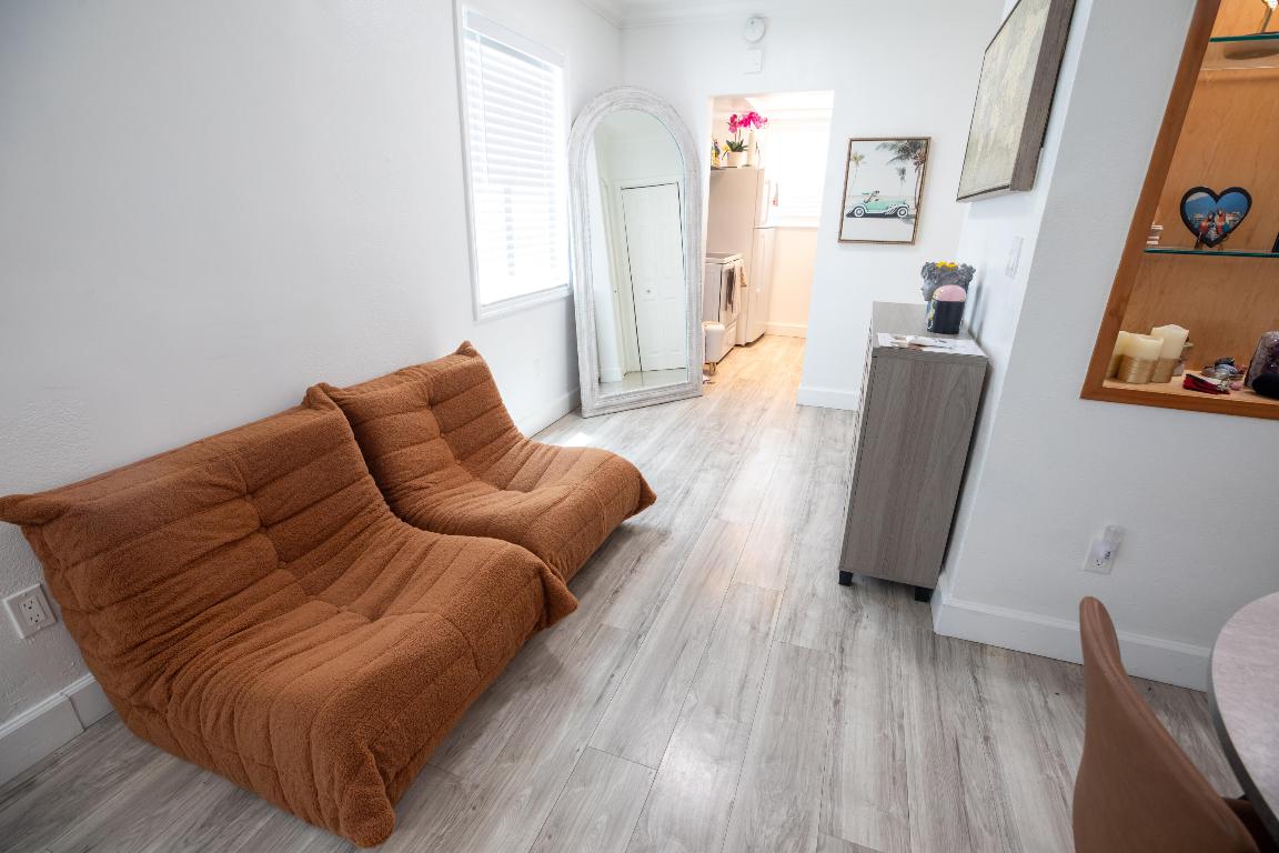 THE FLAMINGO CONDO - Residential