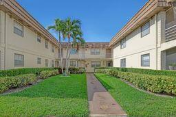 Photo of 81 SAXONY B #81, Delray Beach, FL 33446 (MLS # B26065355)