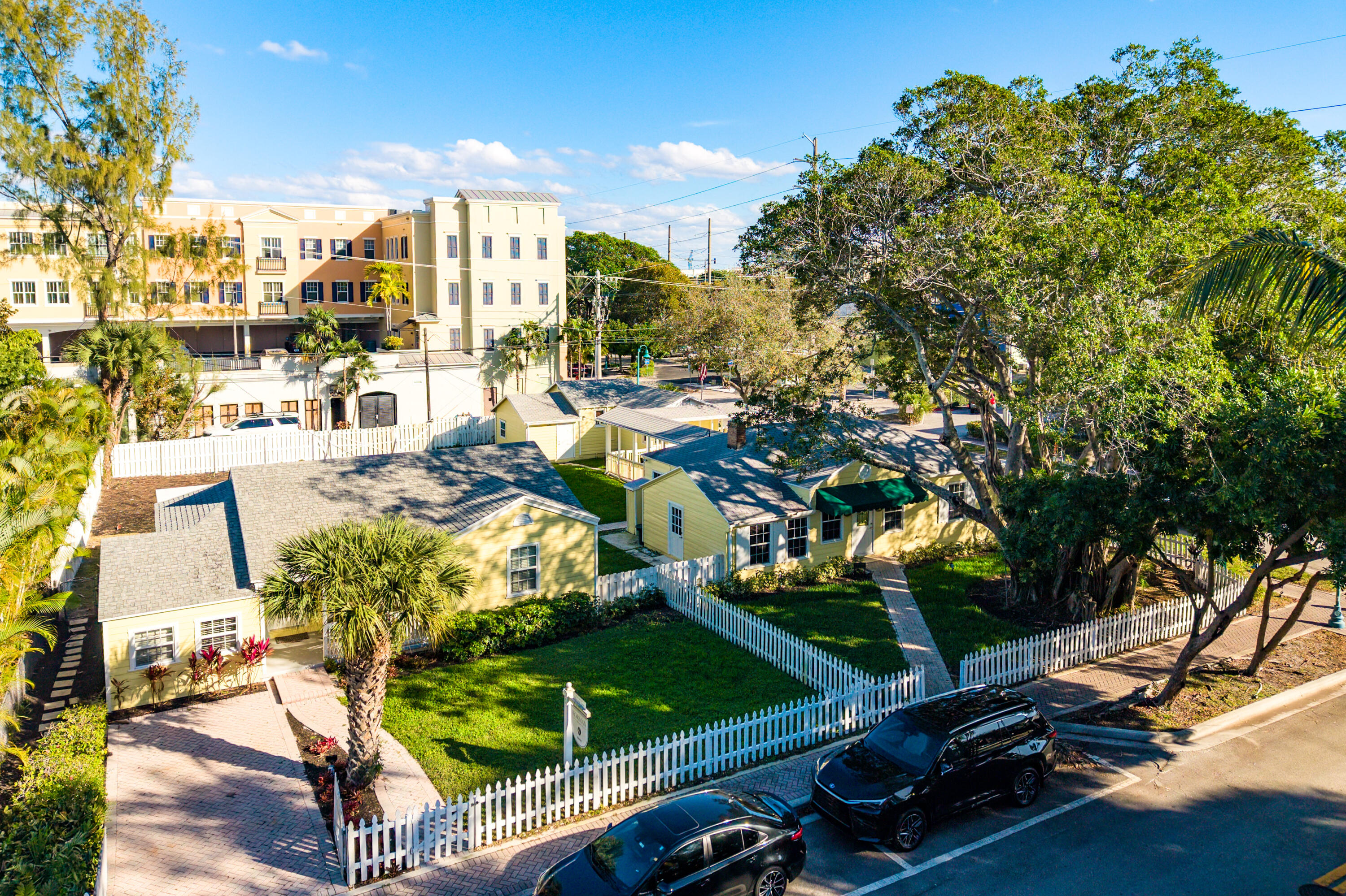 BANKER'S ROW AT OSSHAD - Residential