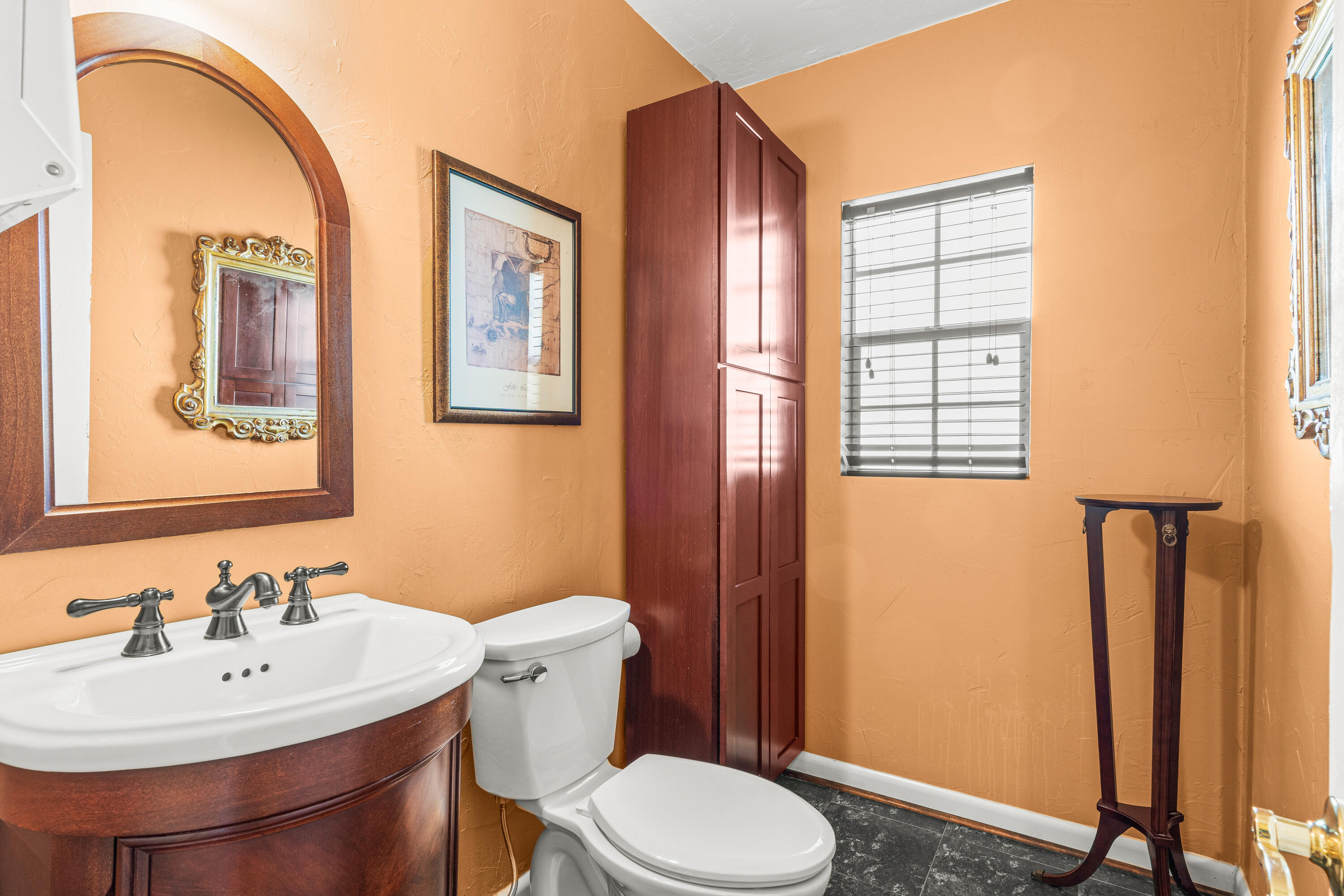 BANKER'S ROW AT OSSHAD - Residential