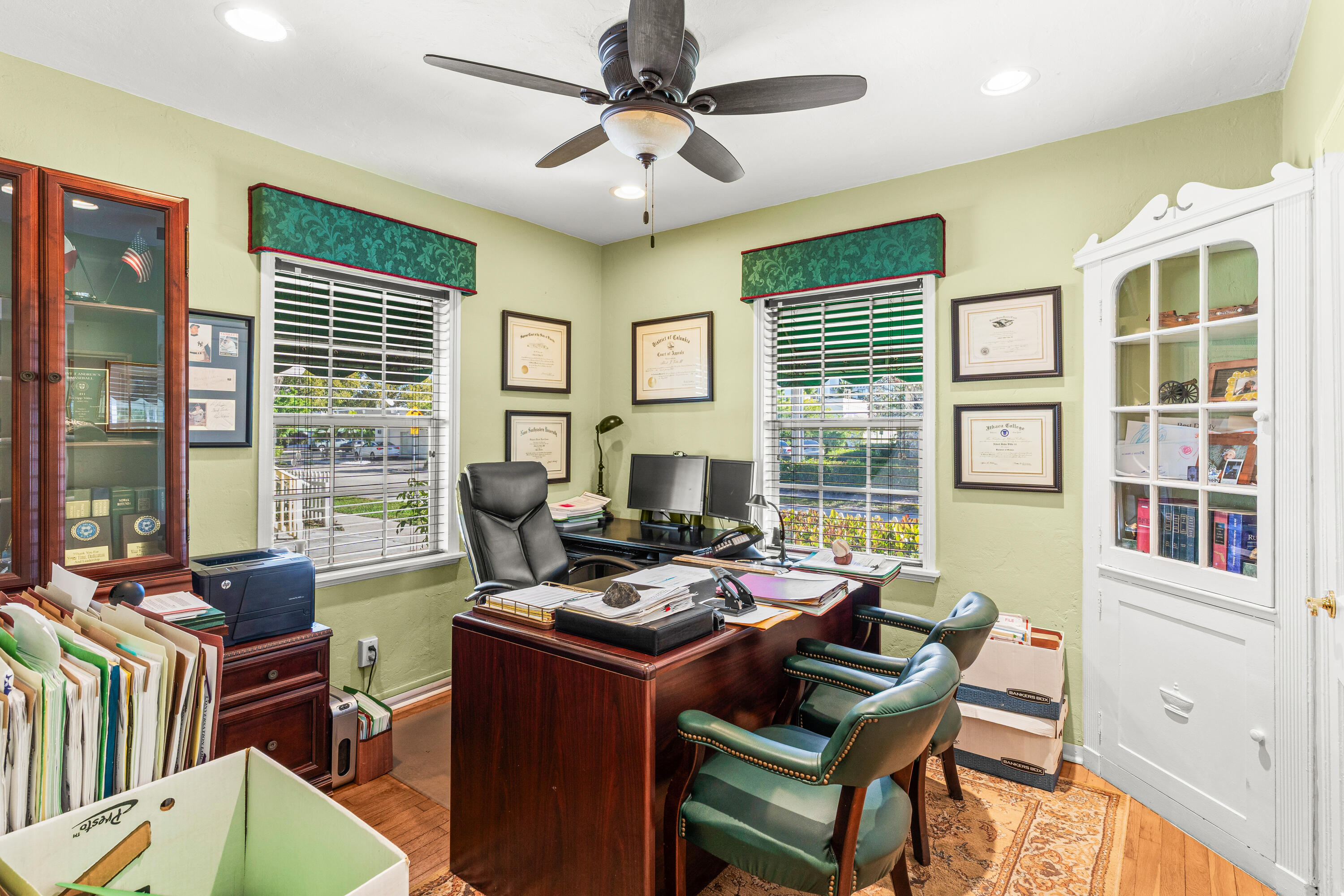 BANKER'S ROW AT OSSHAD - Residential