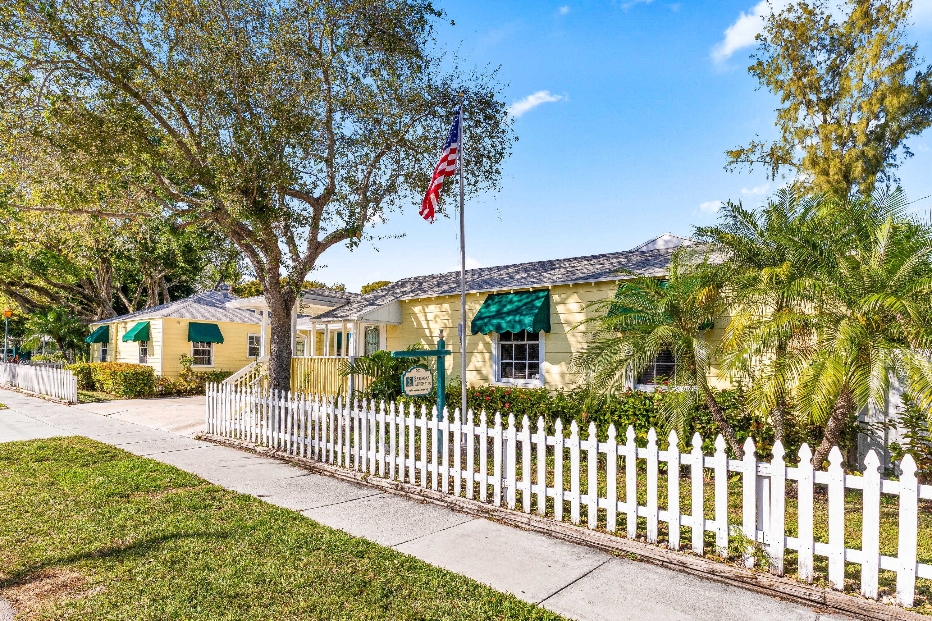 BANKER'S ROW AT OSSHAD - Residential