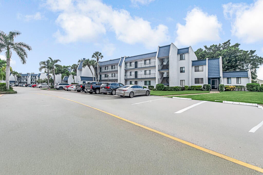 Photo of 4465 Luxemburg Court #108, Lake Worth, FL 33467 (MLS # B26073420)