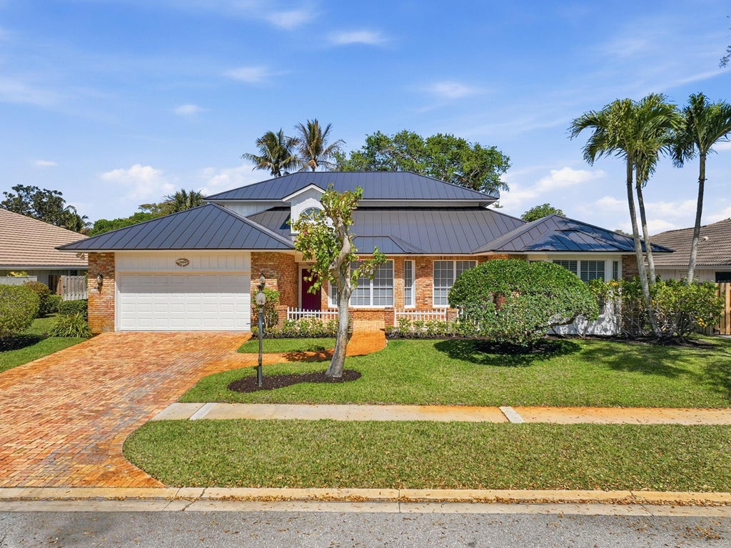 Photo of 12886 LA ROCHELLE Circle, Palm Beach Gardens, FL 33410 (MLS # B26083954)