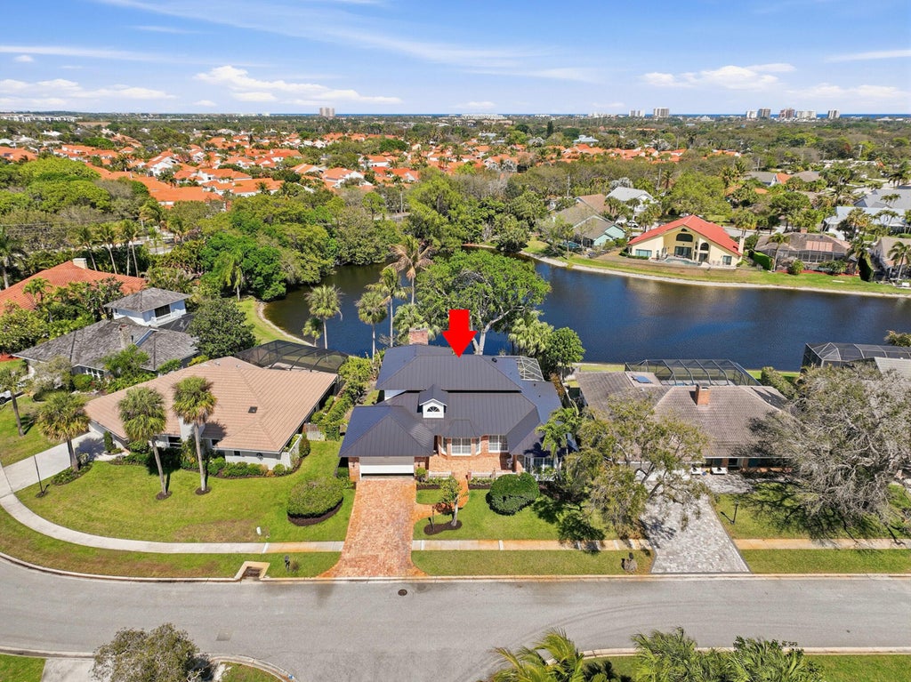 Photo of 12886 LA ROCHELLE Circle, Palm Beach Gardens, FL 33410 (MLS # B26083954)