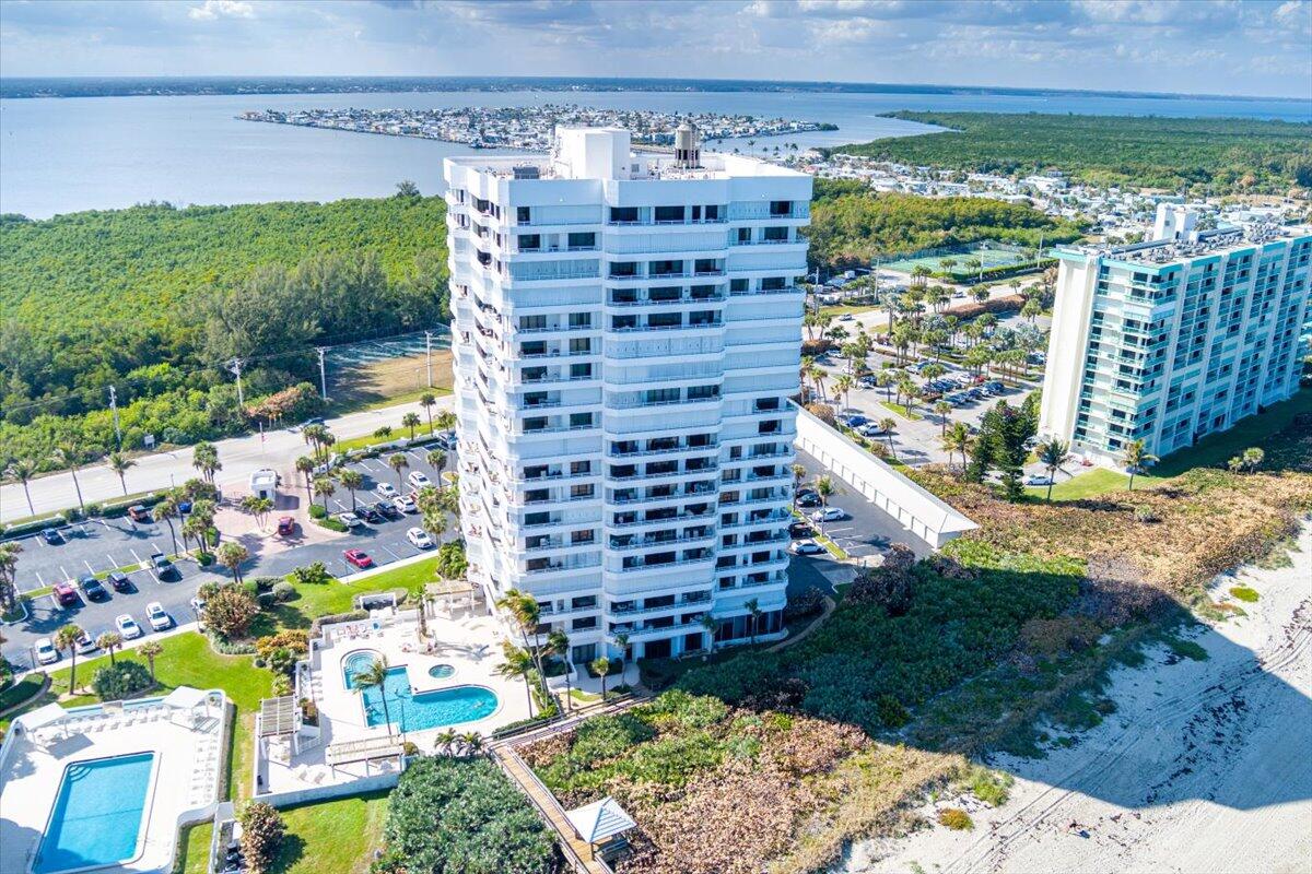 MIRAMAR ROYALE - Residential